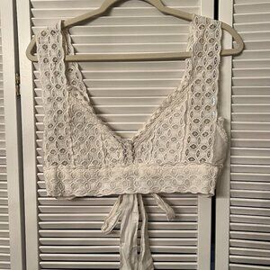 Urban Outfitters Women's UO Alisa Eyelet Cropped Top White Size M